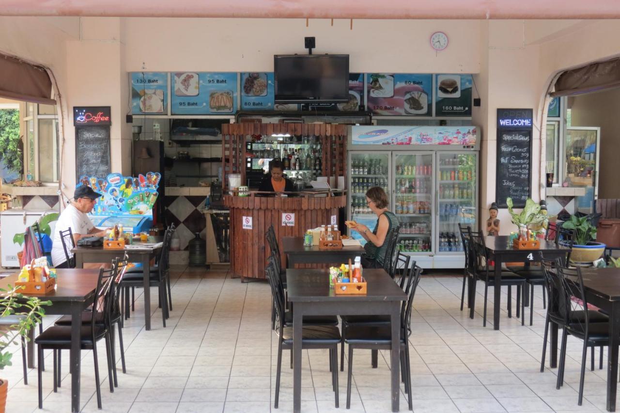 View Talay 1b By Franco Jontiem Bed & Breakfast