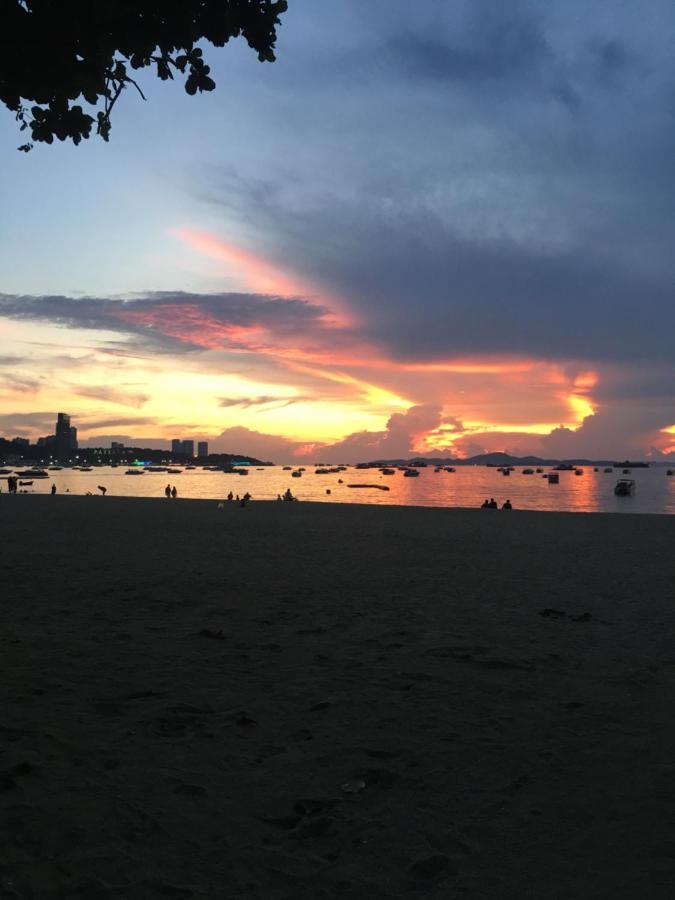 View Talay 1b By Franco Jontiem *